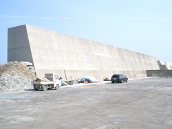 新魚瀬港防波堤