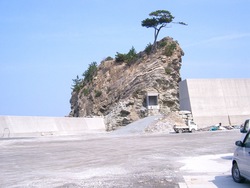 新魚瀬港防波堤