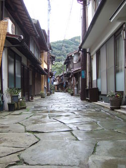 美保関青石畳通り